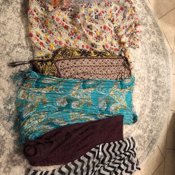 6 scarfs - Picture 1 of 3